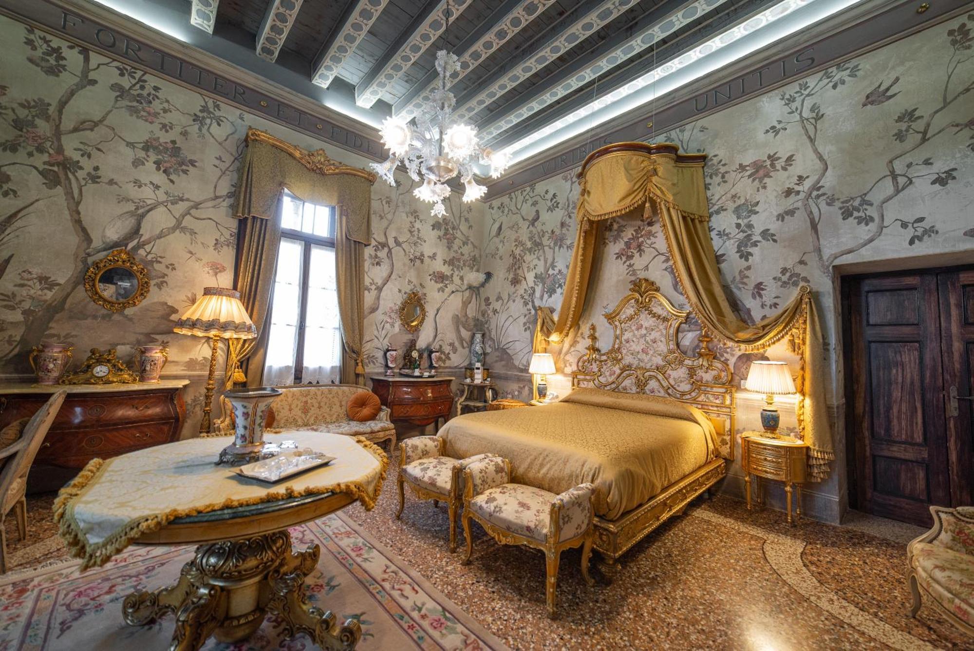 Relais Castello Bevilacqua Exteriör bild