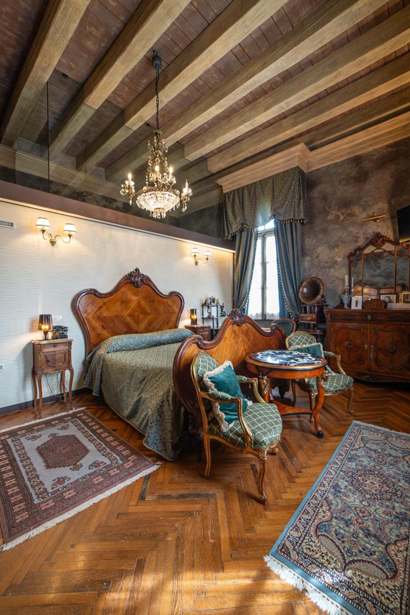 Relais Castello Bevilacqua Exteriör bild