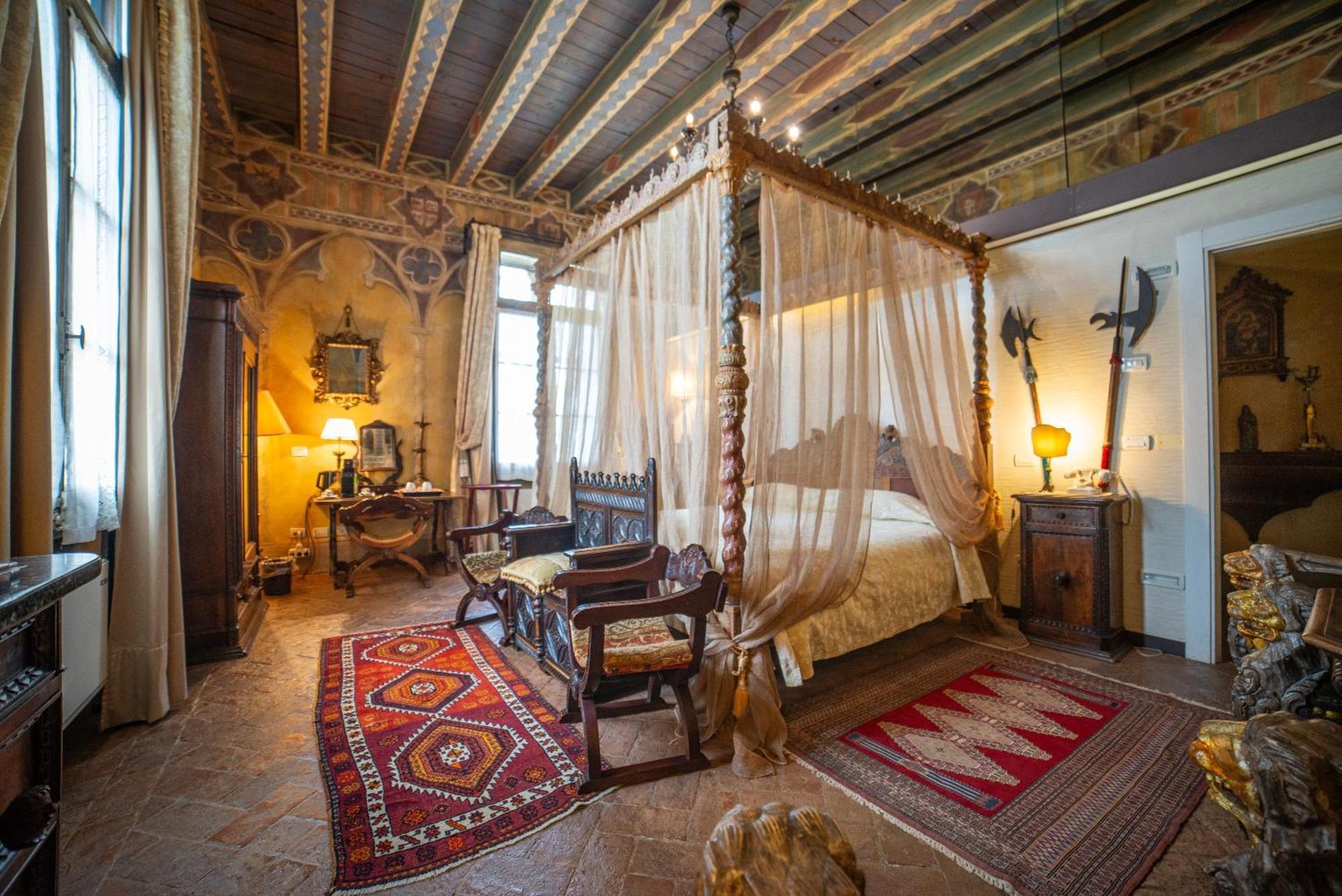 Relais Castello Bevilacqua Exteriör bild