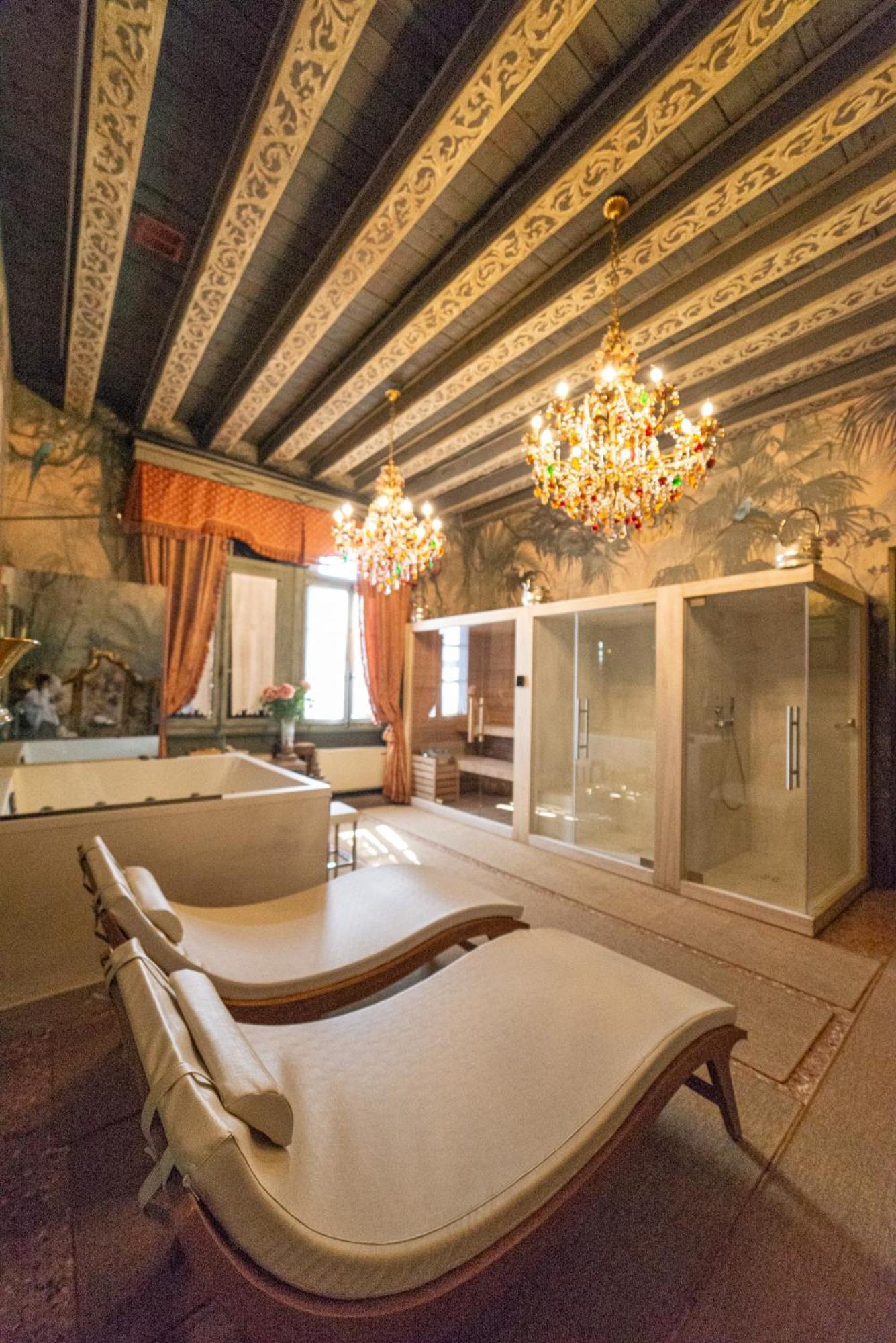 Relais Castello Bevilacqua Exteriör bild