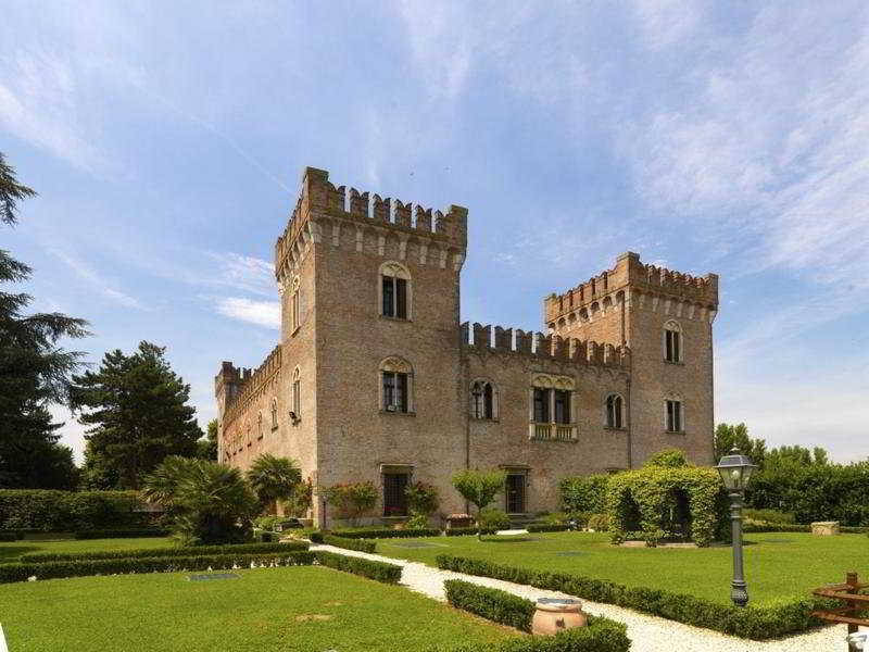 Relais Castello Bevilacqua Exteriör bild