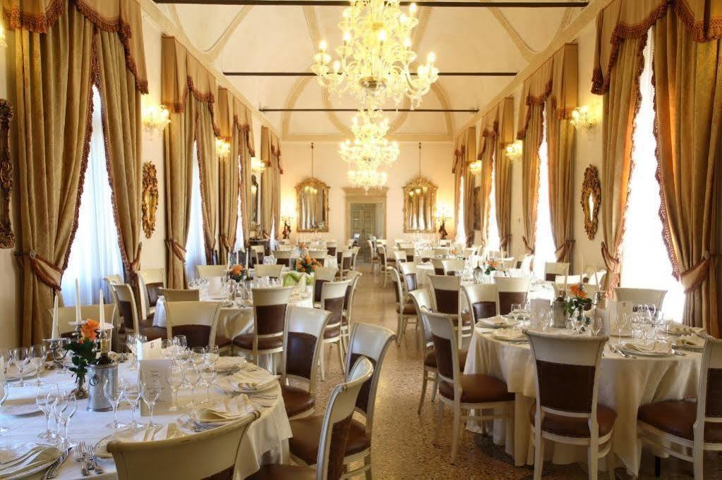 Relais Castello Bevilacqua Exteriör bild
